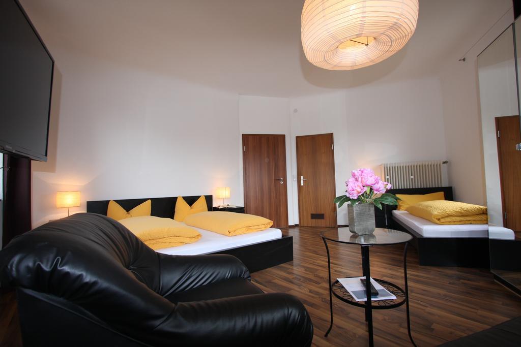 Stadthotel Kleiner Berg Friedrichshafen Exterior photo