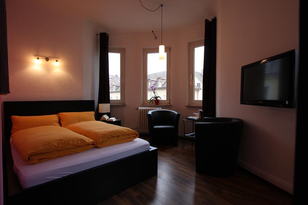 Stadthotel Kleiner Berg Friedrichshafen Exterior photo