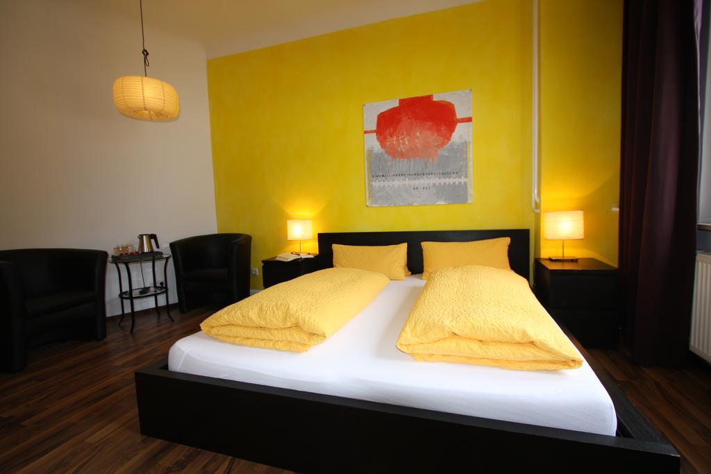 Stadthotel Kleiner Berg Friedrichshafen Exterior photo